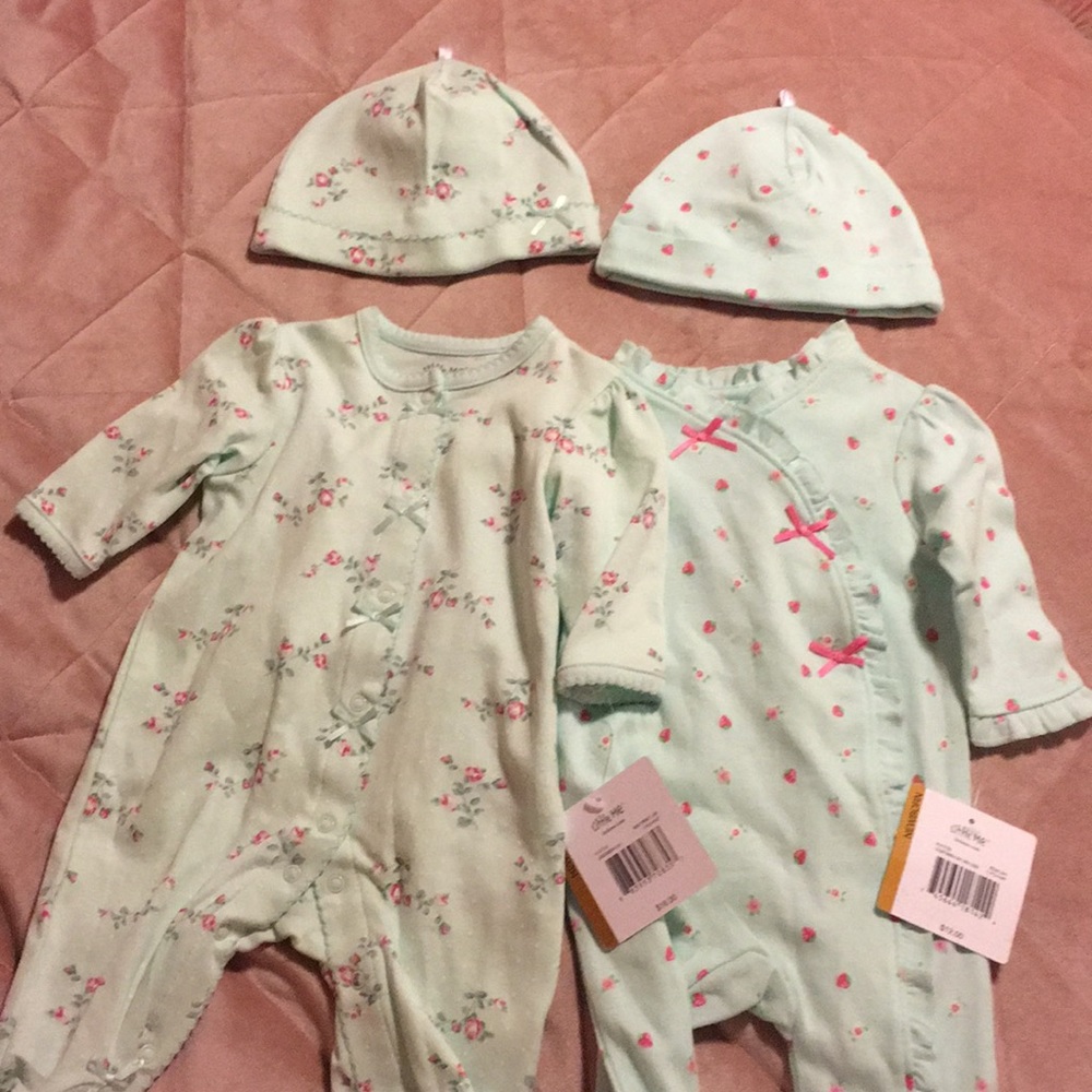 Set of two Little me footies with hats